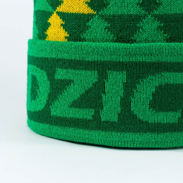 czapka-dzicz-zielona-z-pomponem